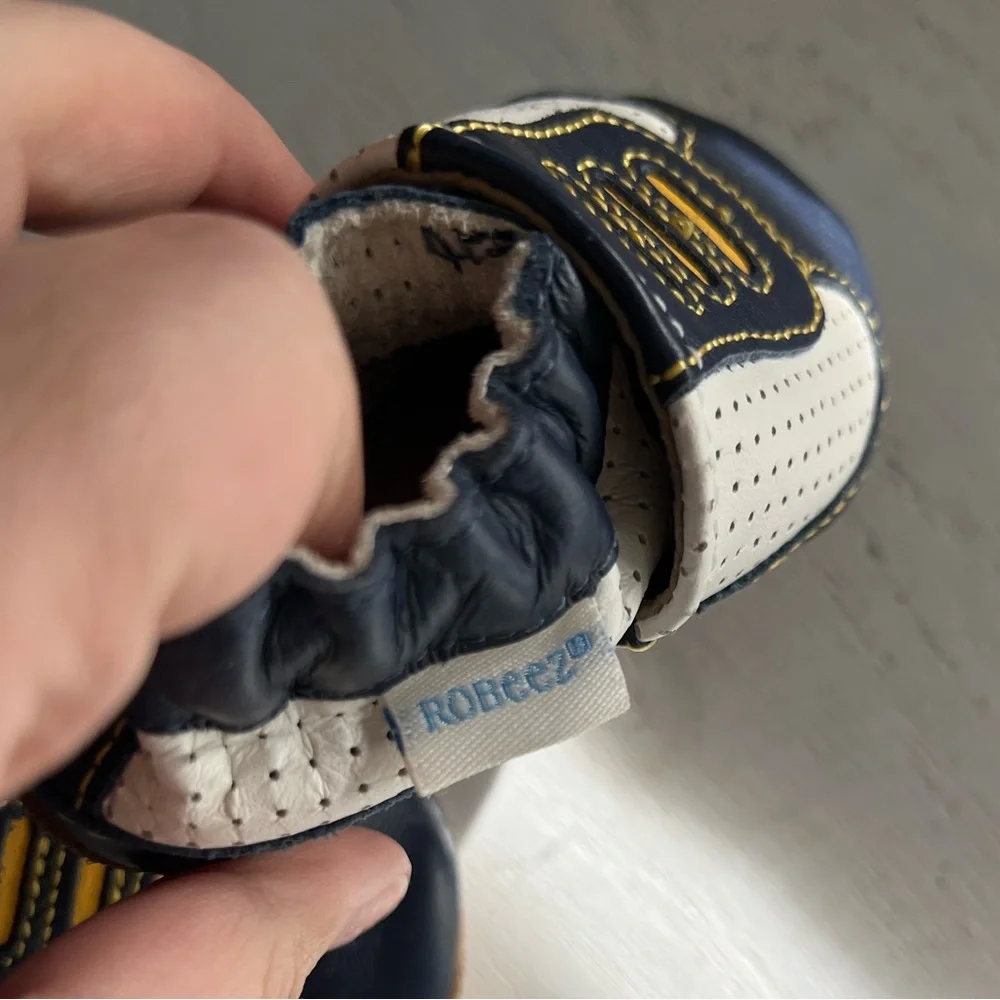 Robeez baby leather shoes 0-6 months